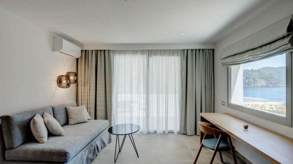Alboro Seaside Suites 