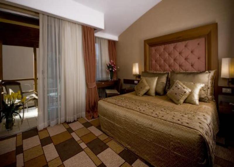 Rixos Sungate Hotel