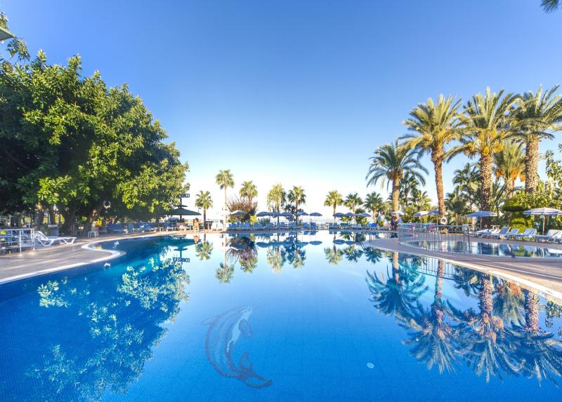 Lonicera World Hotel