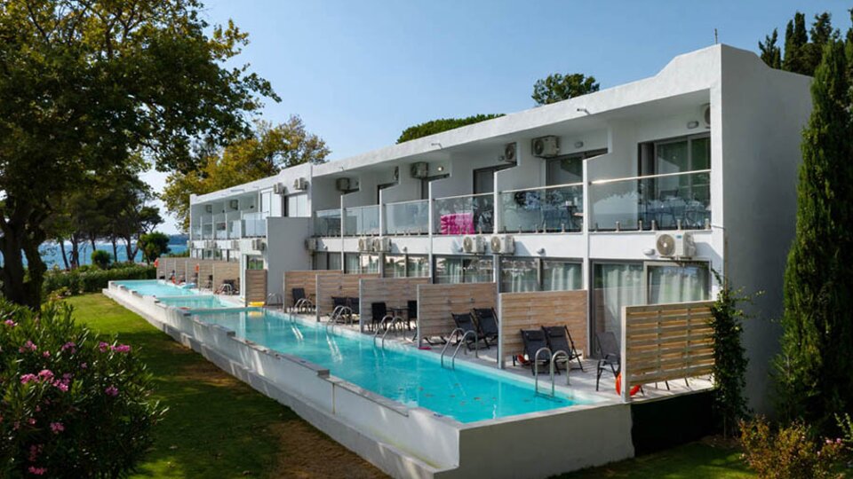 Ninos Grand Hotel & Resort 