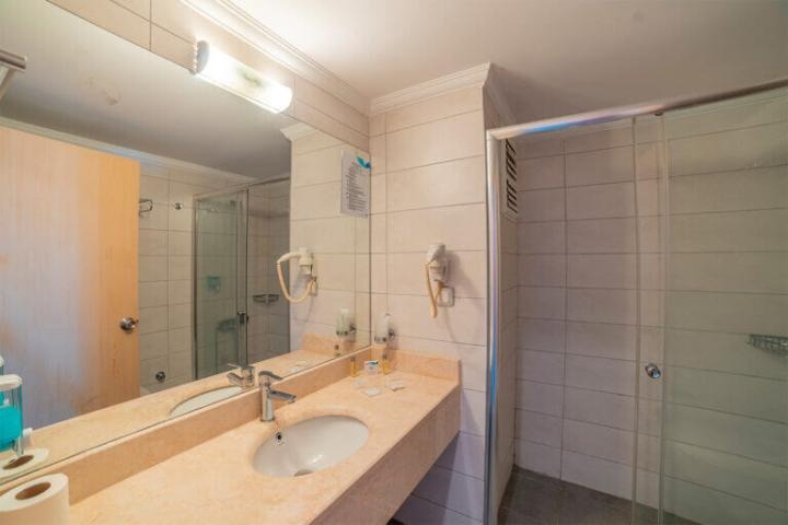 Aska Bayview Hotel