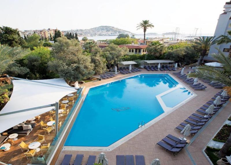 Paloma Marina Suites Hotel