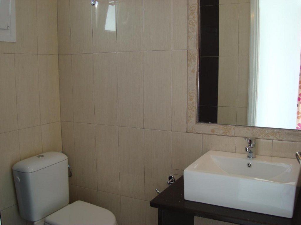 Eleana Studios & Suites