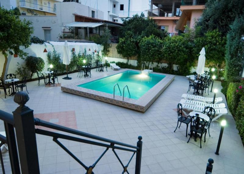 Bakos Hotel