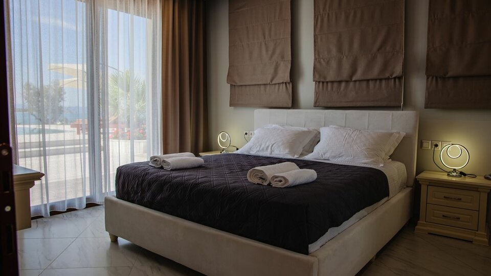 Chrisa Luxury Villa