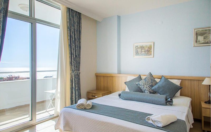 Ponz Hotel