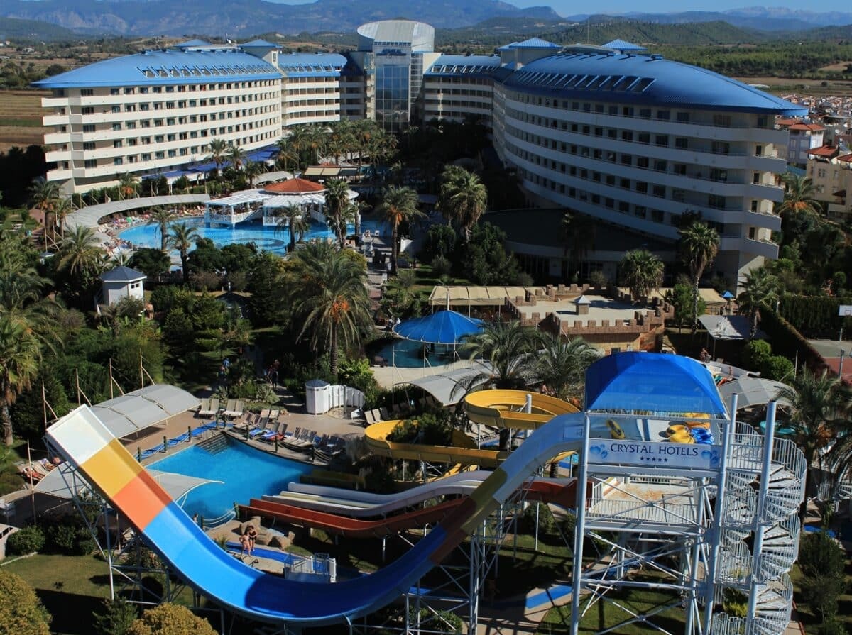 Crystal Admiral Resort Suites & Spa