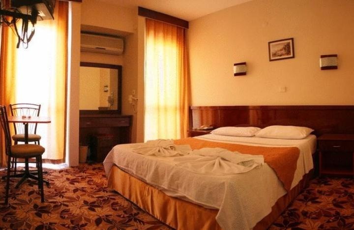 Minay Plus Hotel