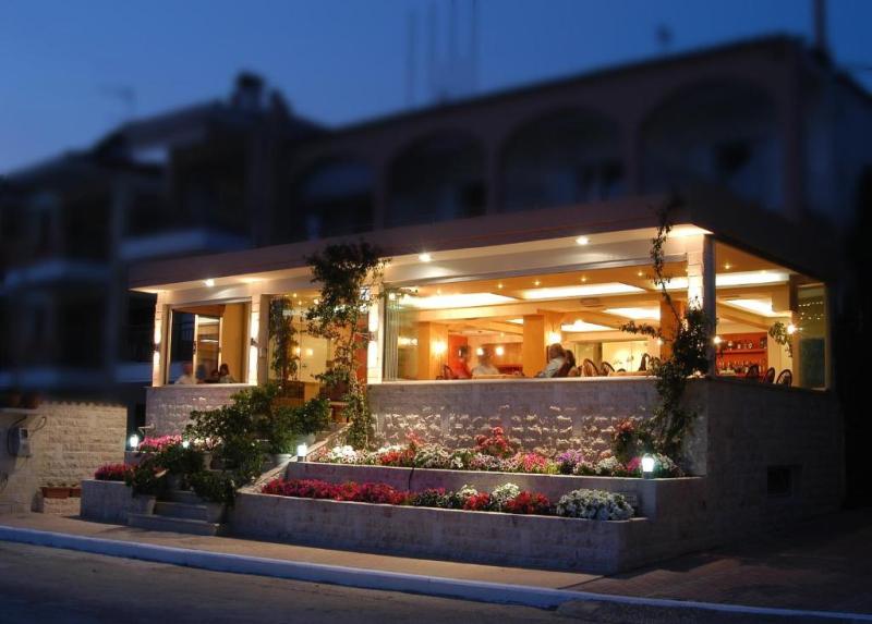 Xenios Loutra Beach Hotel