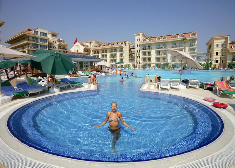 Dream World Palace Hotel