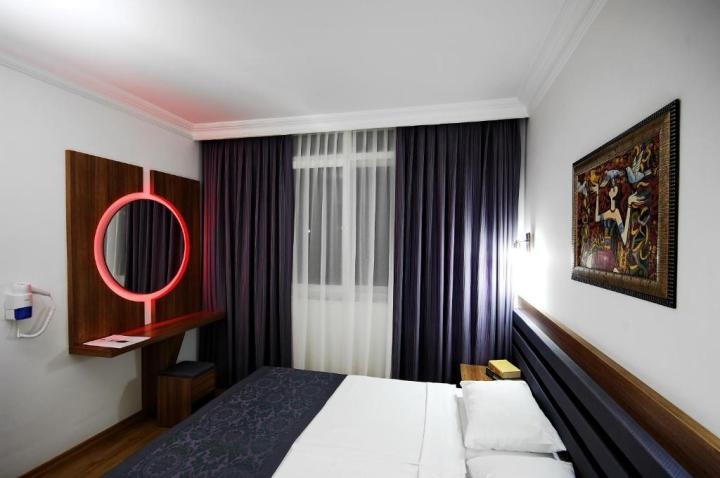 Sealine Hotel