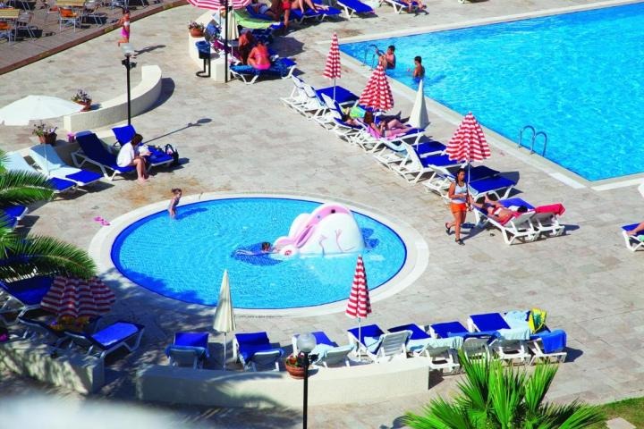 Hotel Batihan Beach Resort & Spa