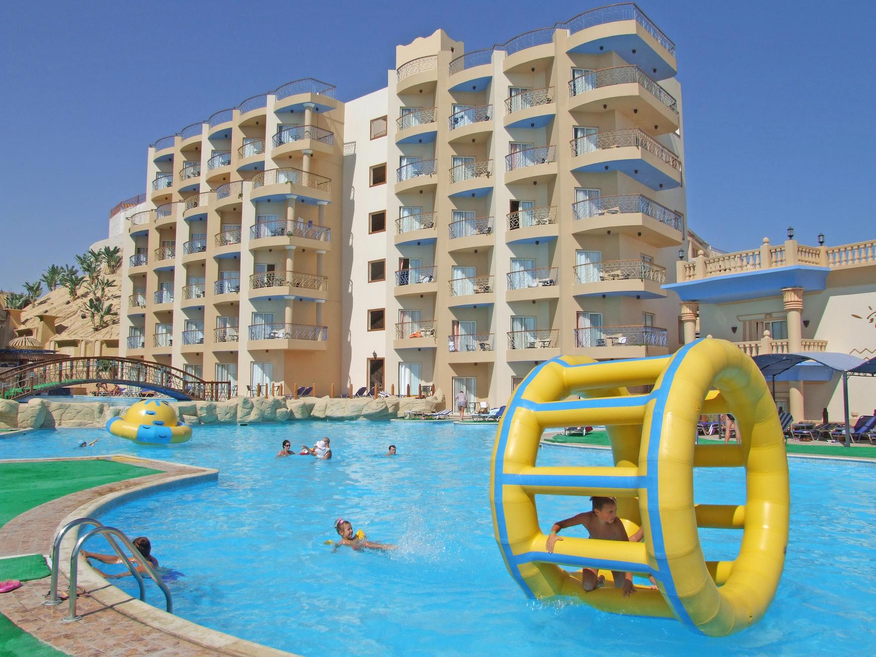  Sphinx Aqua Park Beach Resort