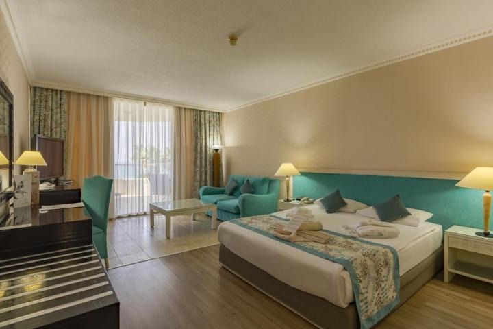 Sunrise Queen Resort & Spa