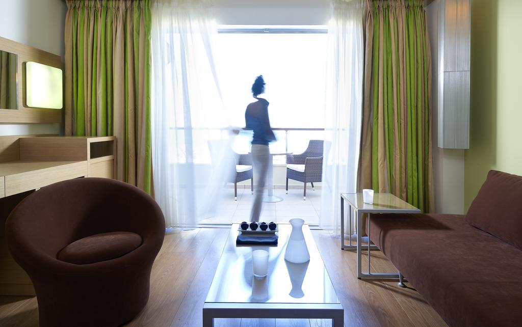 Minoa Palace Resort & Spa