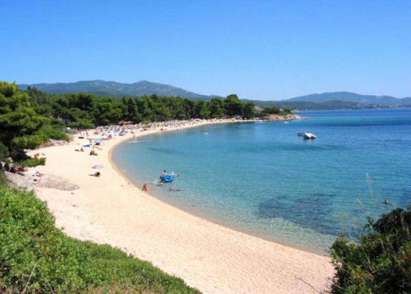 Lagomandra Beach Hotel