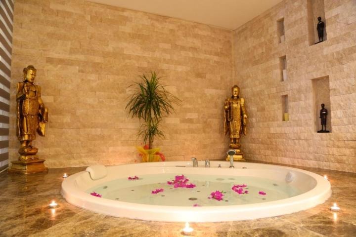 Hotel Kaya Maris