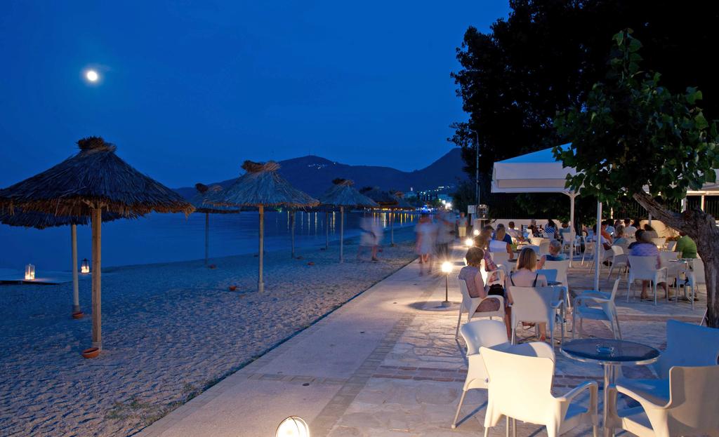 Delfinia Hotel 