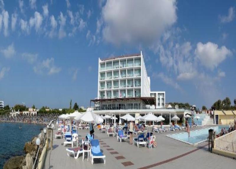 Eden Roc Resort Hotel