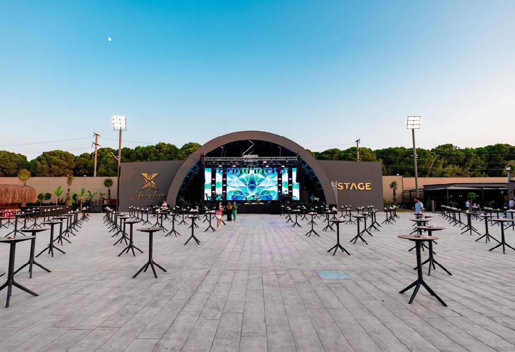 The X Belek