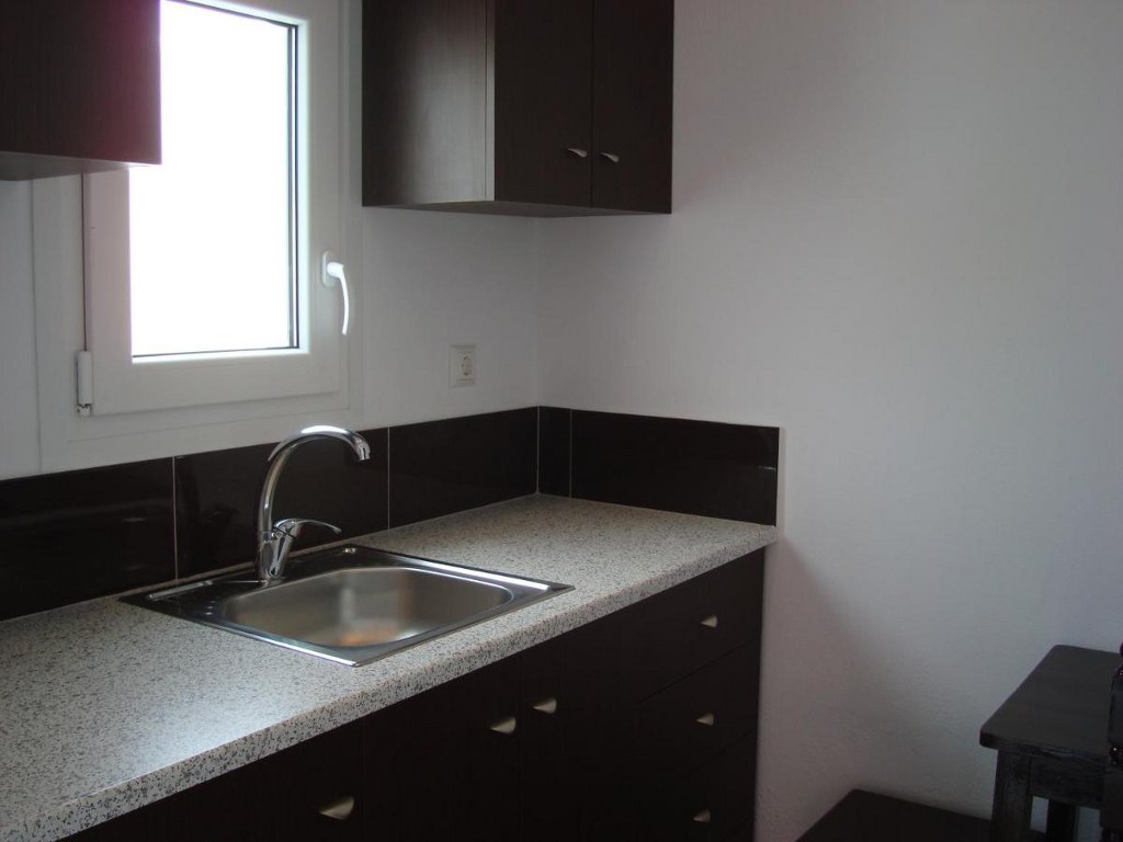 Eleana Studios & Suites