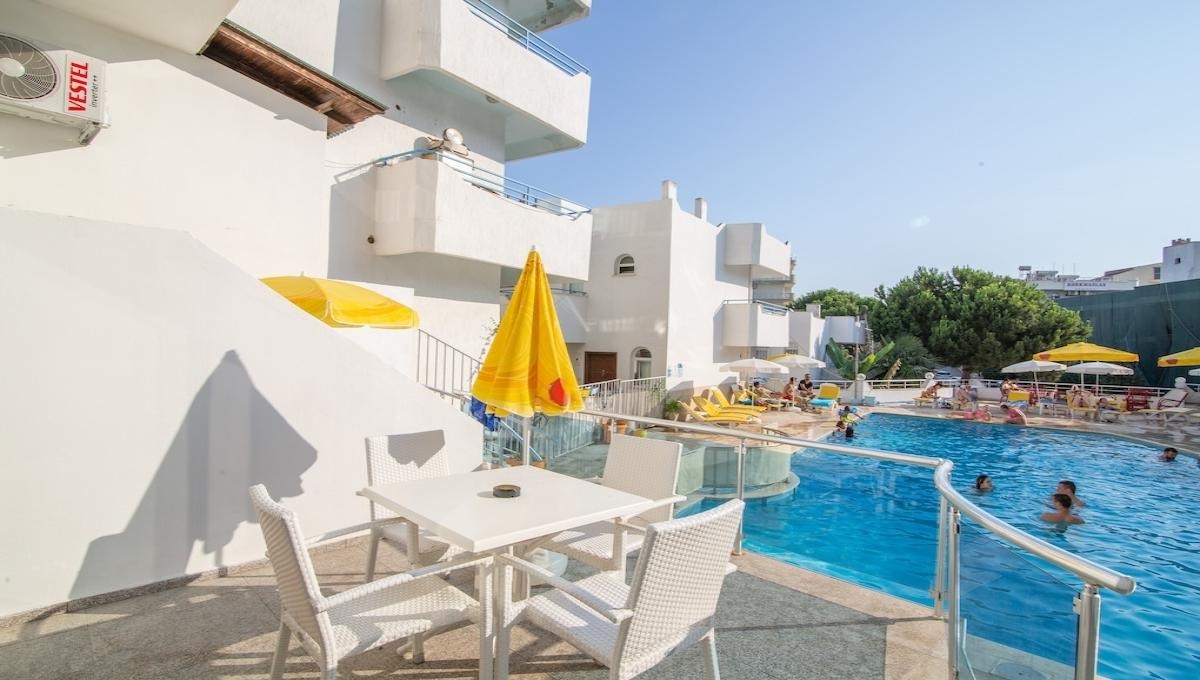 Ponz Hotel