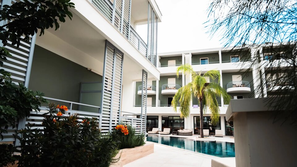 Flisvos Royal Hotel and Suites 