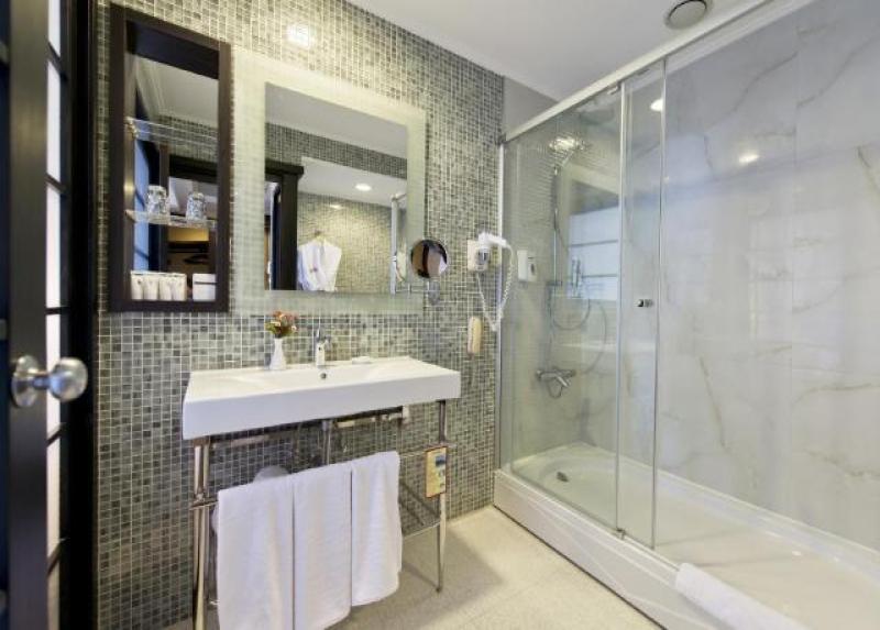 Limak Lara Deluxe Hotel