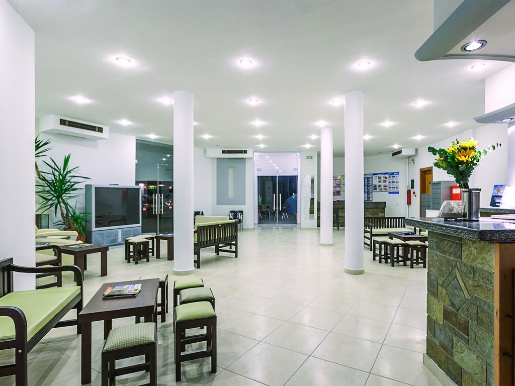 Xenios Dolphin Beach Hotel