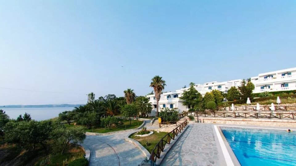 Agionissi Resort