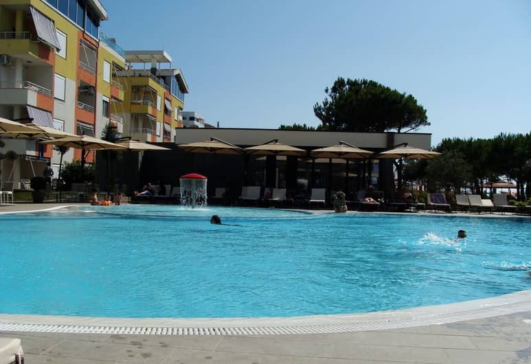 Hotel Supreme Resort