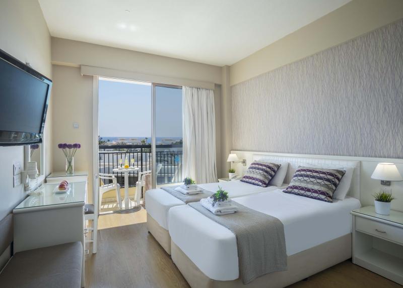 Pavlonapa Beach Hotel