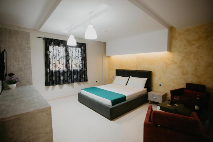 Hotel Miki
