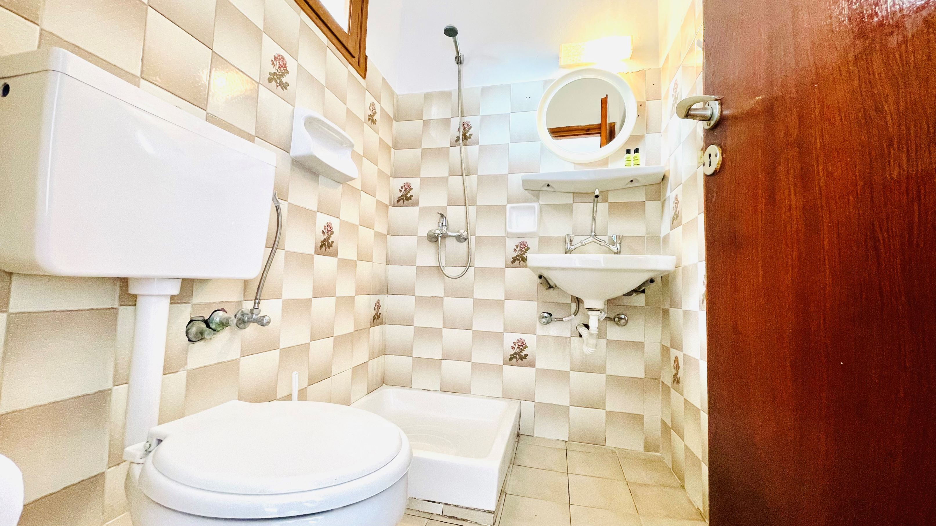 Kavos Aparthotel
