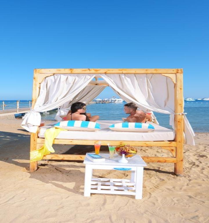 Albatros White Beach