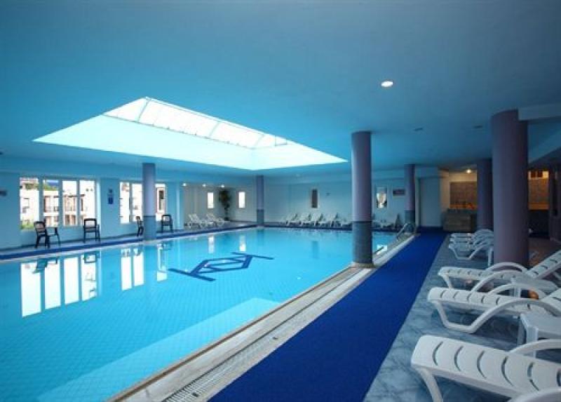 Azka Hotel