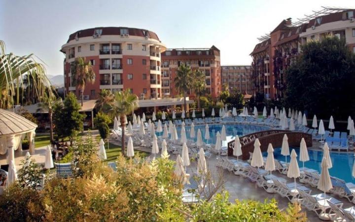 Palmeras Beach Hotel