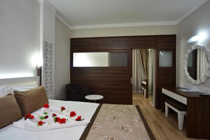 Hotel Linda Resort