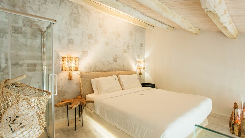 Blue Carpet Luxury Suites