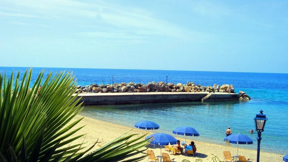 Xenios Loutra Beach
