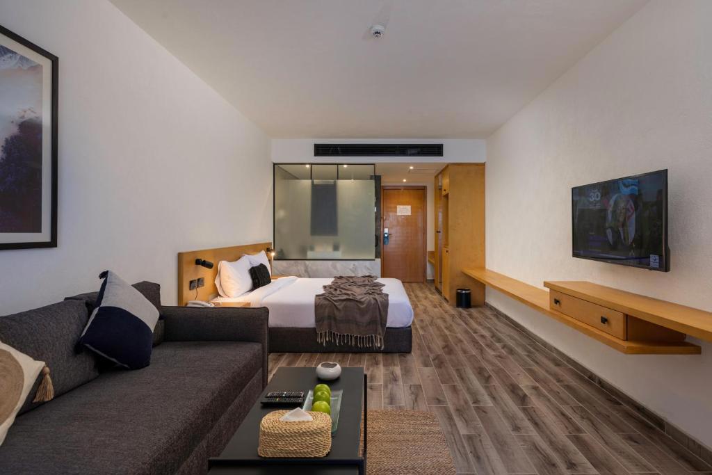 Creek Hotel and Resedences