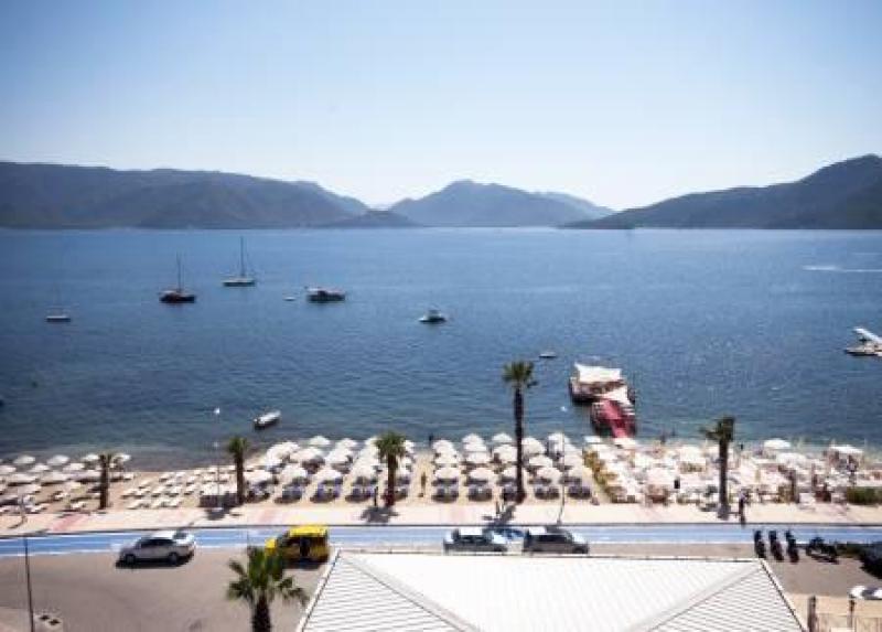 Class Beach Hotel