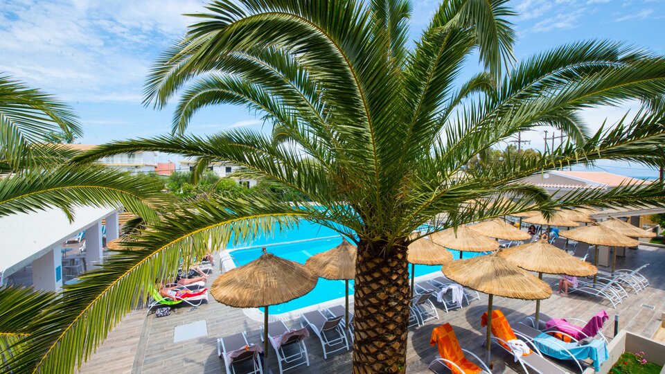 Amour Holiday Resort