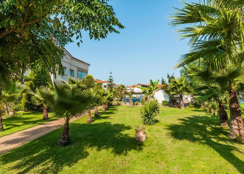Tresor Sousouras Ex Hanioti Palace Hotel
