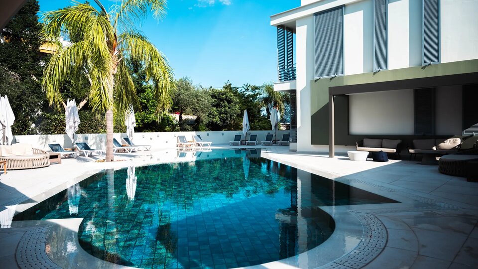 Flisvos Royal Hotel and Suites 