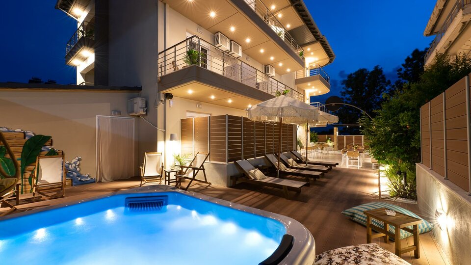 Elle Rooms and Suites