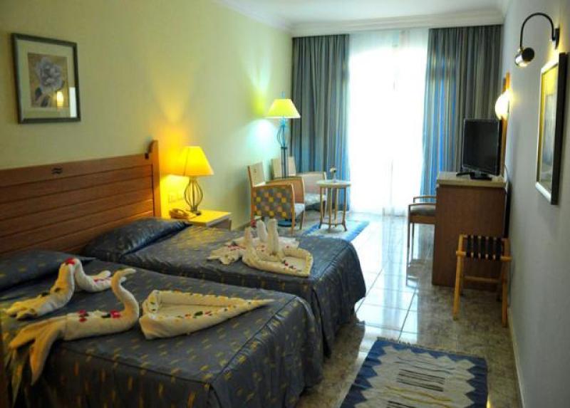 Royal Lagoons Aqua Park Resort & Spa Hotel