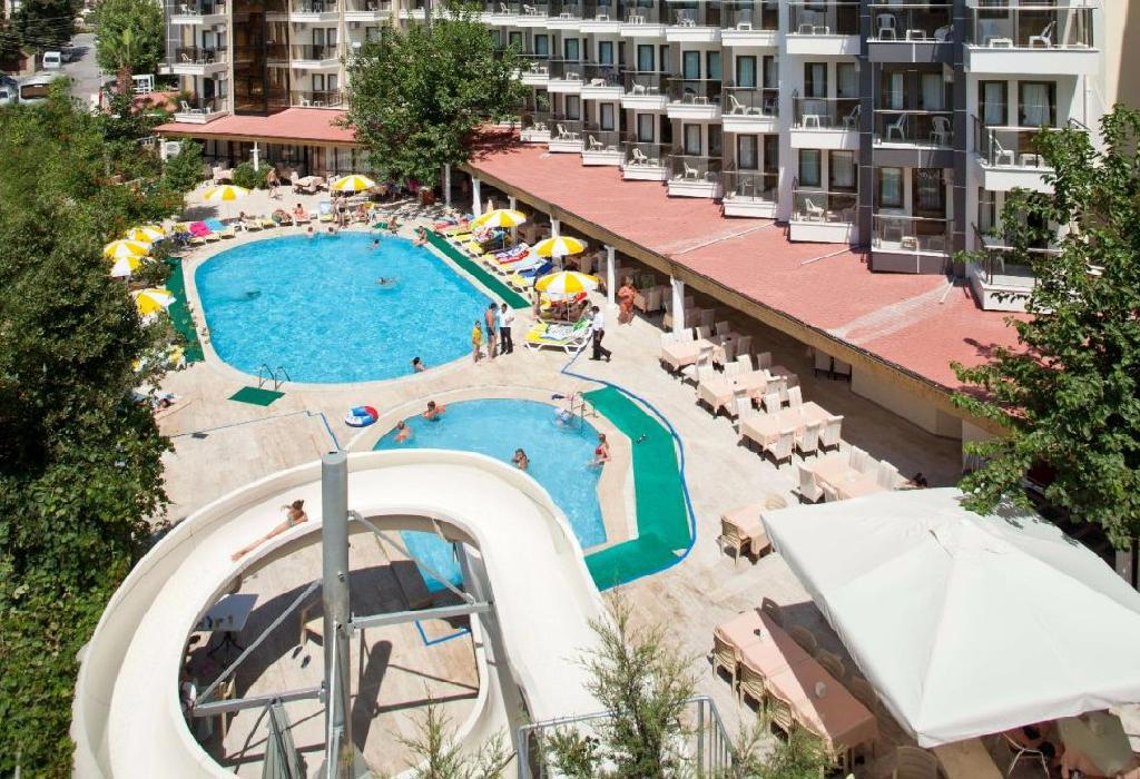 Monte Carlo Hotel