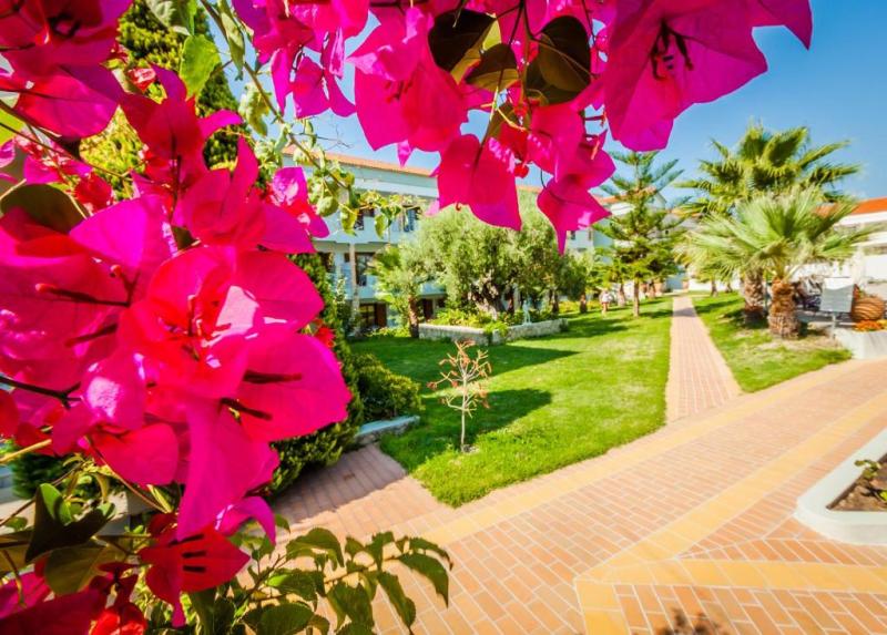 Tresor Sousouras Ex Hanioti Palace Hotel