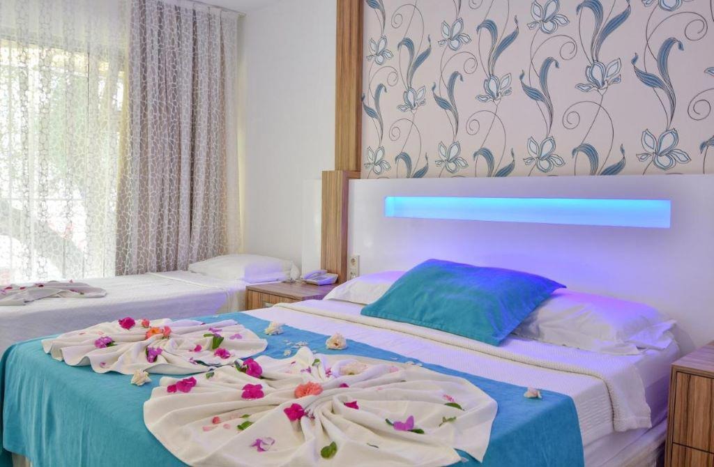 Clover Magic Altinkum Park Side Hotel